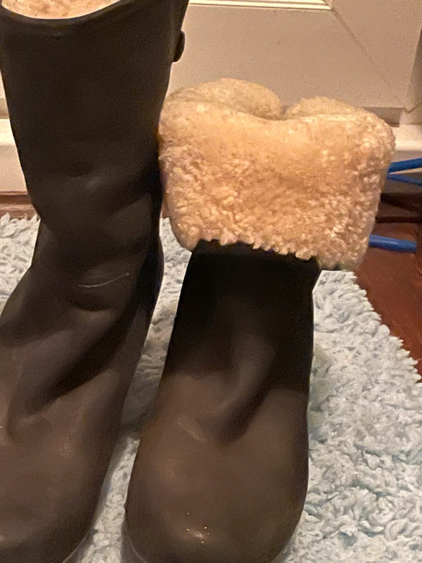 Ugg lynnea sale boot size 9