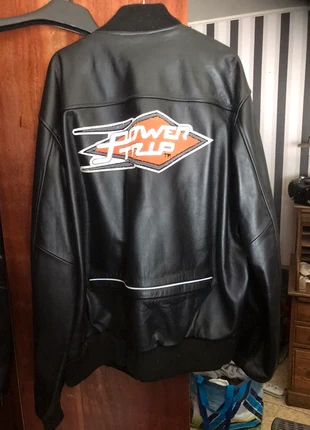 Powertrip zware leder motorjas, merk: powertrip, staat: Nieuw zonder prijskaartje, maat: L, € 100,00, € 105,70 inclusief Kopersbescherming