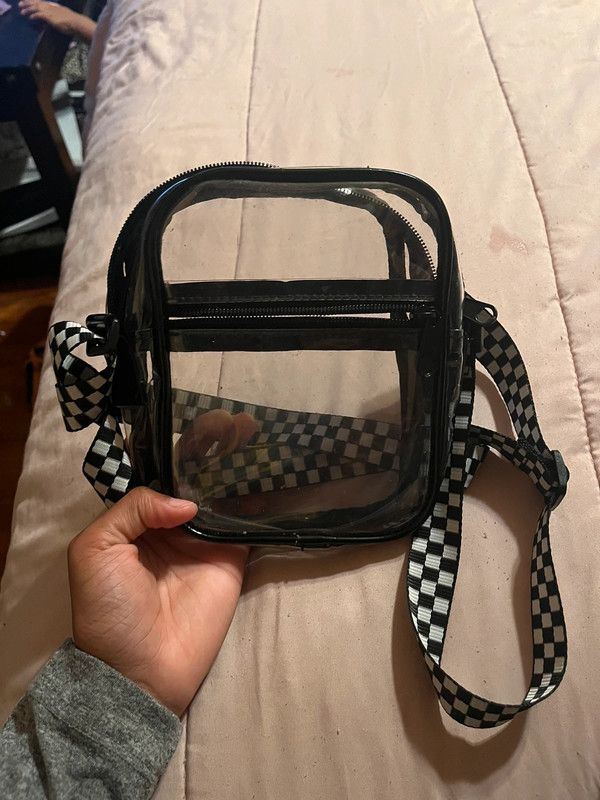 Clear Van’s purse 2