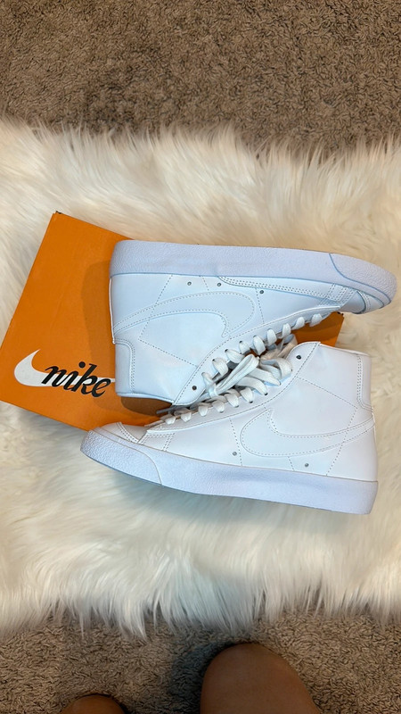 Nike Mid ‘77 Sneaker 1