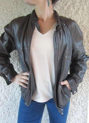 Blouson en cuir marron. Madi'shop mussidan. Taille 38., condition: Very good, size: M / 38 / 10, €45.00, €47.95 includes Buyer Protection Pro