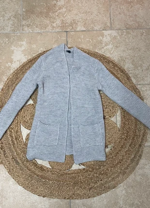 Gilet gris, fille Kiabi, taille 10 ans, marque: Kiabi, état: Très bon état, taille: 10 ans / 140 cm, 2,50 €, 3,33 € Protection acheteurs incluse