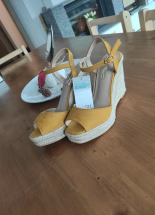 Sandali zeppa 10cm, marke: Primark, zustand: Neu, mit Etikett, größe: 36, 12,50 €, 13,83 € inklusive Vinted-Käuferschutz