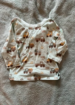 Pull fin, état: Très bon état, taille: 6-9 mois / 68 cm, 1,00 €, 1,75 € Protection acheteurs incluse