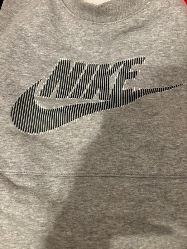 Szara bluza Nike bez kaptura 3