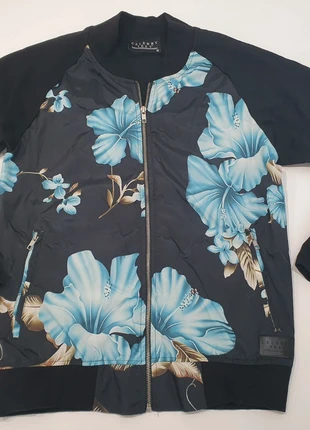 Blouson Celebry tees/ taille M/ fleurs, brand: Celebry Tees, condition: Very good, size: M, €10.00, €11.20 includes Buyer Protection