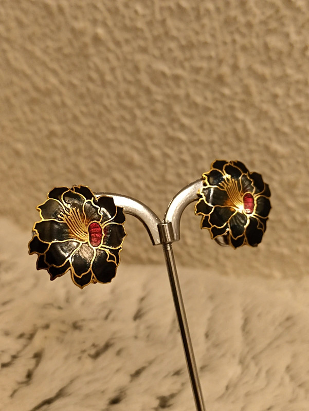 Magnifique boucles d'oreilles clips vintage fleur noire 5