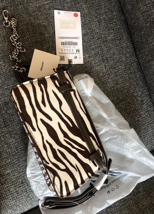 Tasje van de Zara met zebra print echt leer, merk: Zara, staat: Heel goed, € 14,99, € 16,44 inclusief Kopersbescherming