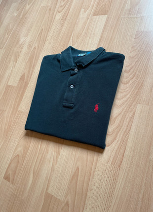 Polo manche courte Ralph Lauren noir logo rouge taille S, marque: Ralph Lauren, état: Très bon état, taille: S, 24,00 €, 25,90 € Protection acheteurs incluse