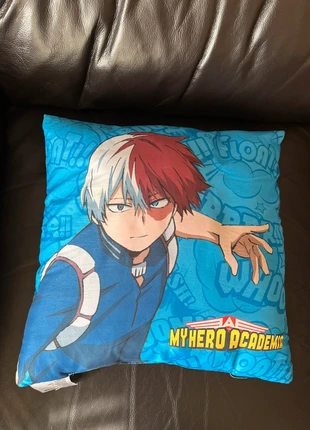 Cojín My hero academia , état: Très bon état, taille: Autre, 5,00 €, 5,95 € Protection acheteurs incluse