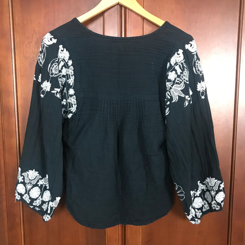 World Market India Gauze Cotton Black Embroidered Boho Peasant Blouse Size S/M 3