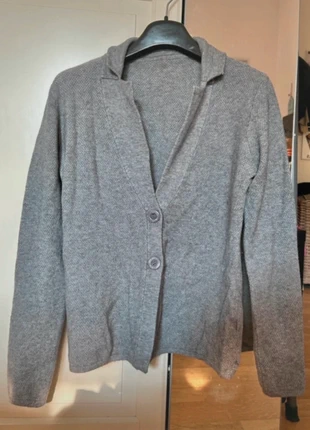 Cardigan grigio con colletto, état: Neuf sans étiquette, taille: S / 36 / 8, 3,50 €, 4,38 € Protection acheteurs incluse