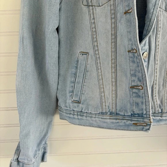 Brandy Melville Jean Jacket Size Small 4