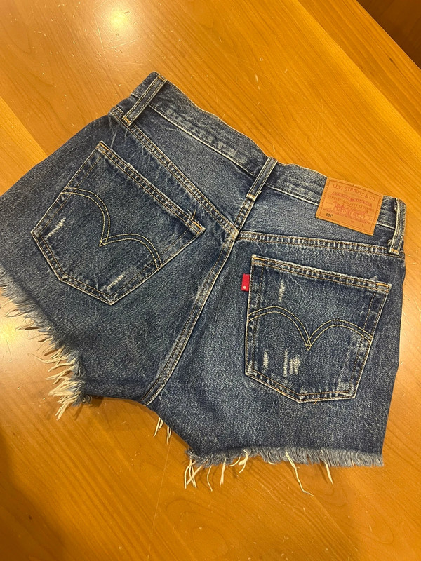 Shorts levis 2024 vita alta vintage