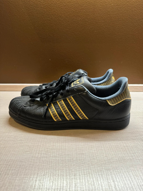 Adidas Superstar nero/oro tg. 45 3