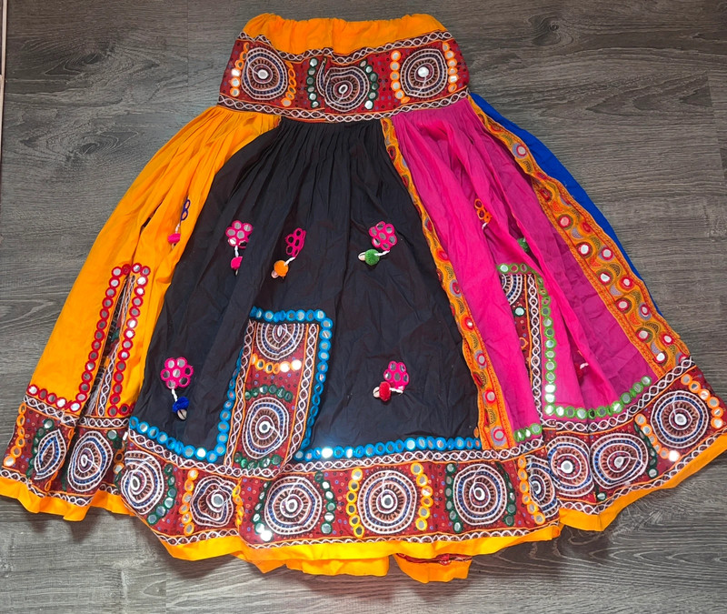 Glorious skirt, Indian, boho, unique size 36, skirt , GUC , with draw string 4