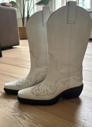 Schuh White Cowboy Boots – Real Leather – Size 40 – Never Worn, marca: Schuh, estado: Novo com etiquetas, tamanho: 40, €57.50, €61.08 inclui Proteção do Comprador