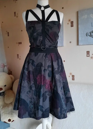 Robe gothique avec lanières et sangle tour de cou, motifs roses, marque: My Chemical Romance, état: Bon état, taille: M / 38 / 10, 49,00 €, 52,15 € Protection acheteurs incluse