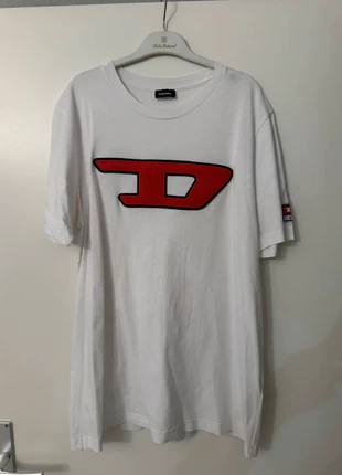 Diesel T-Shirt weiß mit Aufdruck D Rot, marque: Diesel, état: Bon état, taille: M, 8,00 €, 9,10 € Protection acheteurs incluse