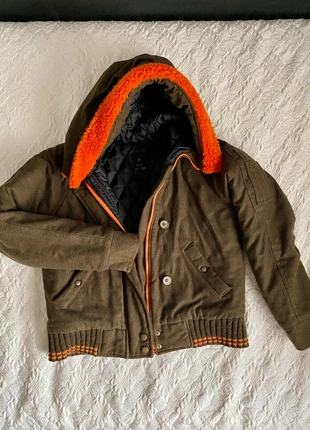 Winter jacket with orange hood lining size M, marca: Zara, estado: Bom, tamanho: M / 38 / 10, €7.00, €8.05 inclui Proteção do Comprador