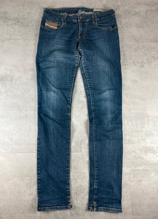 Jean Diesel coupe slim W30/FR40 Made in Romania 🇷🇴 style vintage streetwear  brut industriel, brand: Diesel, condizioni: Ottime, taglia: IT 40 | W30, €20.00, €21.70 include la Protezione acquisti
