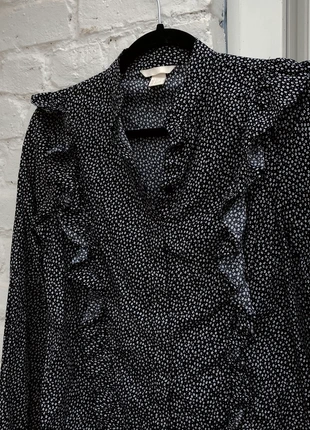 Blouse fleurie à volants, marca: H&M, estado: Muito bom, tamanho: XS / 34 / 6, €5.00, €5.95 inclui Proteção do Comprador