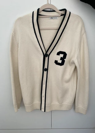 Chaqueta beige de Zara con detalle número, marque: Zara, état: Très bon état, taille: M, 17,00 €, 18,55 € Protection acheteurs incluse