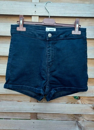 short en jean noir tally weijl en taille 40, marque: Tally Weijl, état: Neuf sans étiquette, taille: L / 40 / 12, 8,00 €, 9,10 € Protection acheteurs incluse