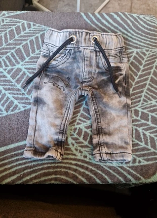 Jeans bébé, marke: Zeeman, zustand: Sehr gut, größe: Bis zu 1 Monat / 50, 1,50 €, 2,28 € inklusive Vinted-Käuferschutz