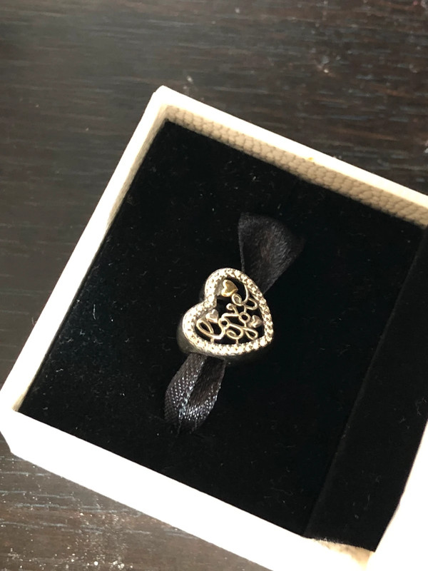 Pandora širdelė su aukso detalėm 3