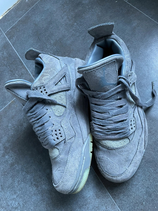 Kaws x nike air top jordan 4