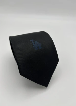 Cravatta con logo Los Angeles custom silk vintage tie, merk: Vintage Dressing, staat: Heel goed, € 10,00, € 11,20 inclusief Kopersbescherming