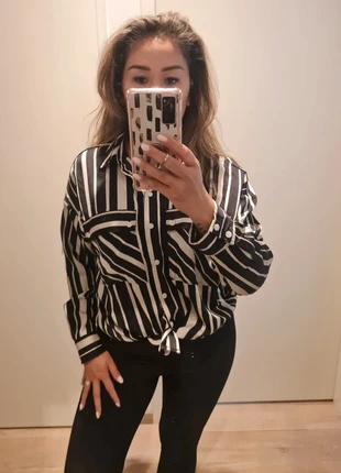 Zara wide blouse with stripes, merk: Zara, staat: Heel goed, maat: M / 38 / 10, € 8,00, € 9,10 inclusief Kopersbescherming