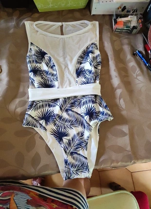 Maillot de bain 1 pièce , marque: Transparent, état: Très bon état, taille: S / 36 / 8, 5,00 €, 5,95 € Protection acheteurs incluse