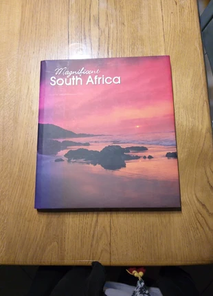 Livre magnificent south africa, zustand: Neu, 4,00 €, 4,90 € inklusive Vinted-Käuferschutz
