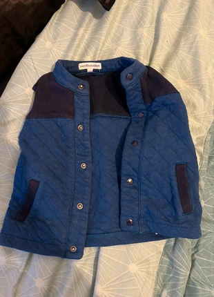 Doudoune sans manches, merk: Vertbaudet, staat: Goed, maat: 12-18 maanden / 80 cm, € 2,00, € 2,80 inclusief Kopersbescherming