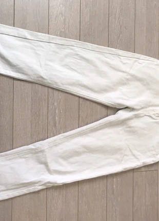 Jean mom blanc , état: Très bon état, taille: XS / 34 / 6, 6,00 €, 7,00 € Protection acheteurs incluse