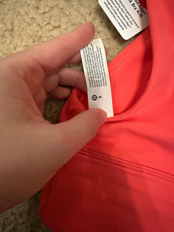 Lululemon v neck align bra lip gloss 3