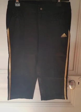 Pantacourt de marque Adidas en taille 16 ans , brand: adidas, condition: Very good, size: 16 years / 176 cm, €10.00, €11.20 includes Buyer Protection