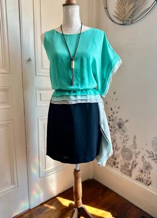 Robe élégante mousseline bleue turquoise et noire manches asymétriques à volants - XS 34 Manoukian, marca: Manoukian, estado: Muy bueno, tamaño: XS / 34 / 6, 35,00 €, 37,45 € Protección al comprador incluida