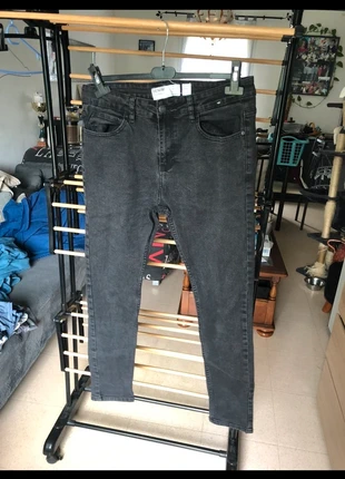 Jean Noir, brand: Bershka, condition: Good, size: W32, €4.00, €4.90 includes Buyer Protection