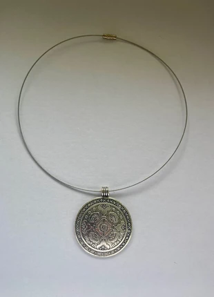 Collier tour de cou médaillon, zustand: Sehr gut, 10,00 €, 11,20 € inklusive Vinted-Käuferschutz