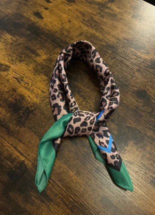 Foulard léopard, état: Neuf sans étiquette, 5,00 €, 5,95 € Protection acheteurs incluse