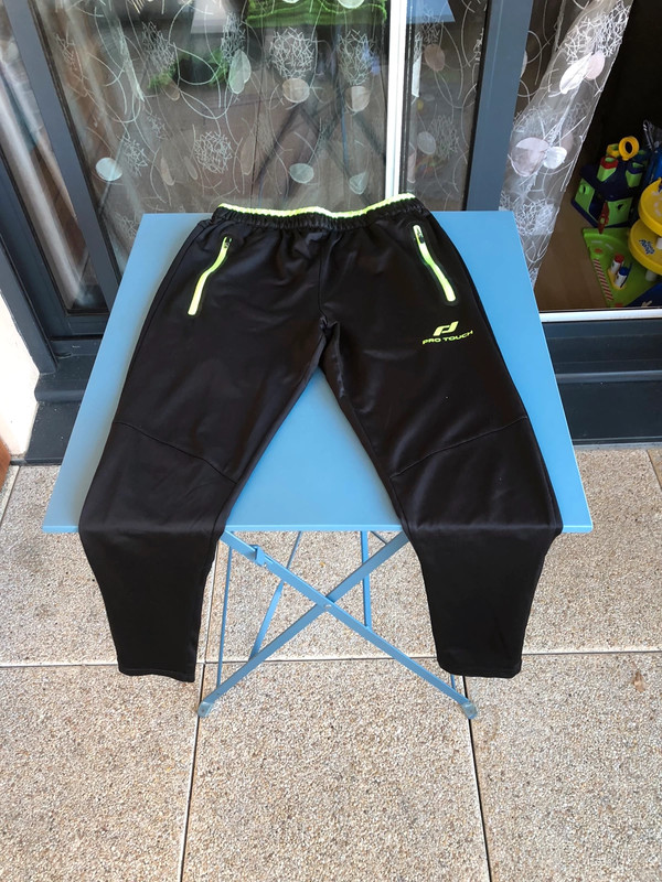 Ensemble jogging pro touch noir et vert Vinted