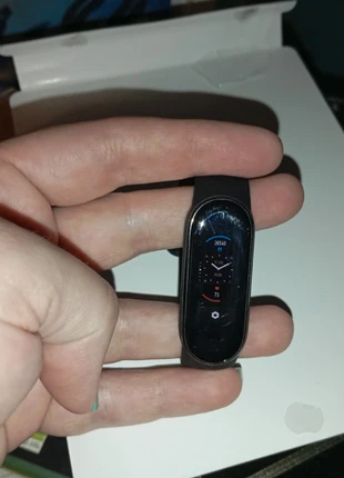 Bracelet connecté Mi Band 5, marke: MI, zustand: Gut, 9,00 €, 10,15 € inklusive Vinted-Käuferschutz