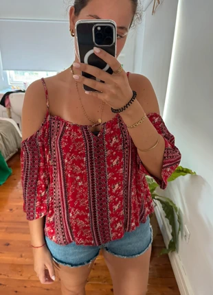 top vermelho com padrão étnico, marca: Bershka, estado: Muito bom, tamanho: M / 38 / 10, €5.00, €5.95 inclui Proteção do Comprador