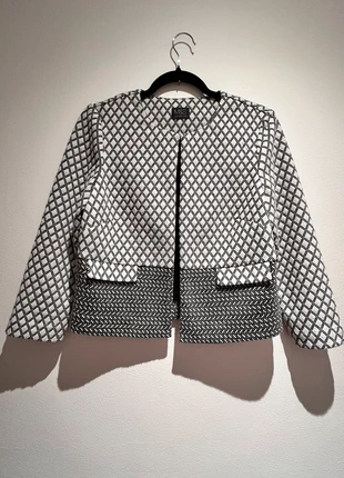 Sophisticated Black and White Geometric Jacket for Business and Casual Wear, brand: Marks & Spencer, condition: Good, size: M / 10, £5.00, £5.95 includes Buyer Protection