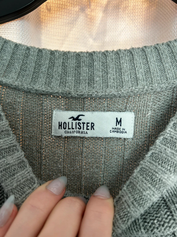 hollister grey slouchy sweater 4