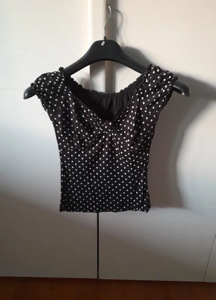 Canotta nera a pois bianchi, brand: Pois, condizioni: Ottime, taglia: Taglia unica, €2.00, €2.80 include la Protezione acquisti