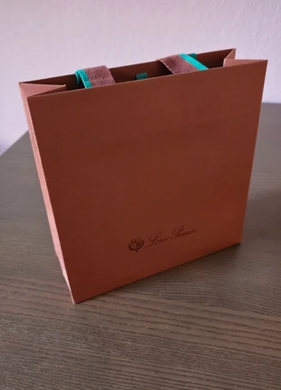 Loro Piana Geschenktüte, brand: Loro Piana, condizioni: Nuovo senza cartellino, €7.00, €8.05 include la Protezione acquisti